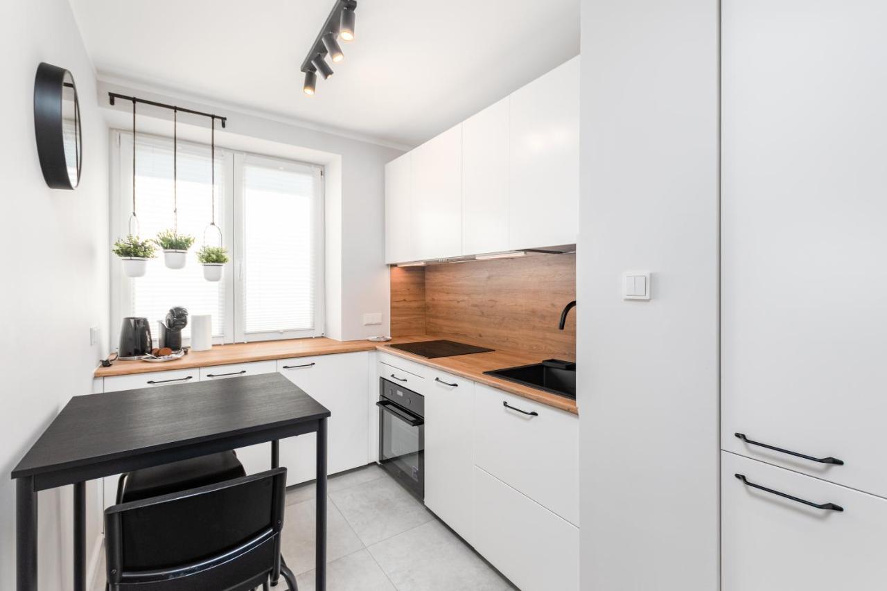Pl. Dabrowskiego 12 By Homeprime Varsovia Exterior foto